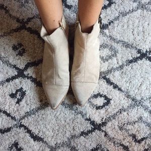 Coconuts by Marissa // Cut out zip up booties